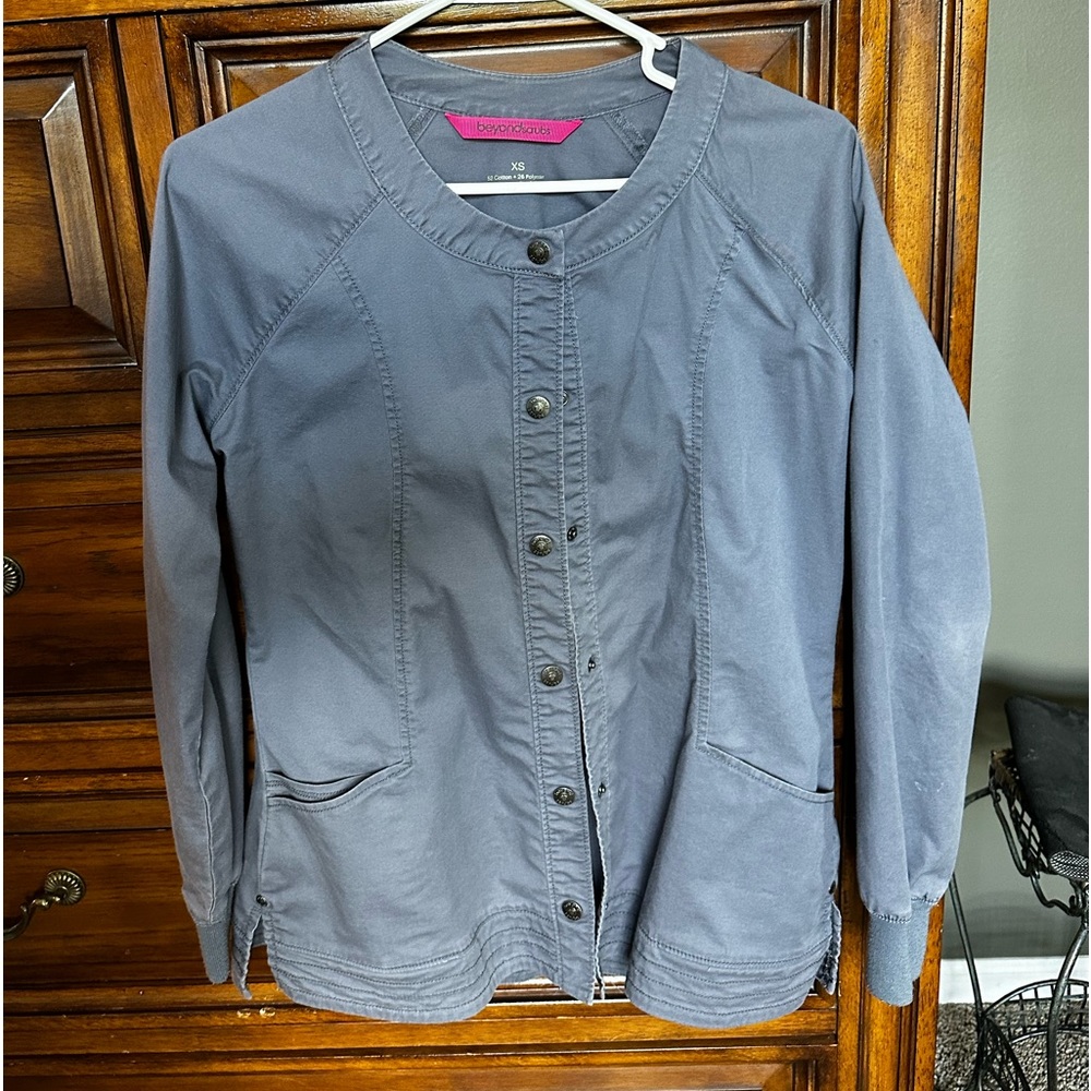 Scrub jacket light gray